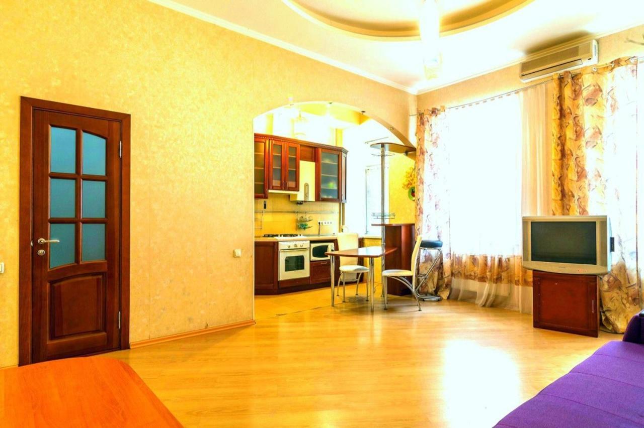 Large Apartment In The Center Dnipro Extérieur photo